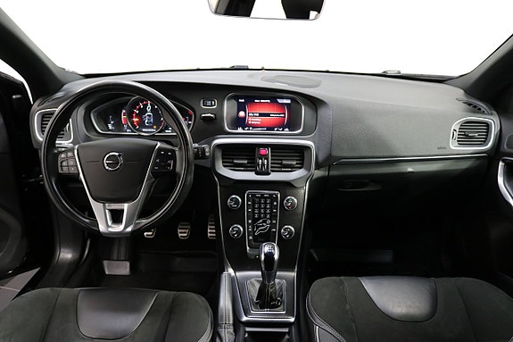 Volvo V40 11 of 22