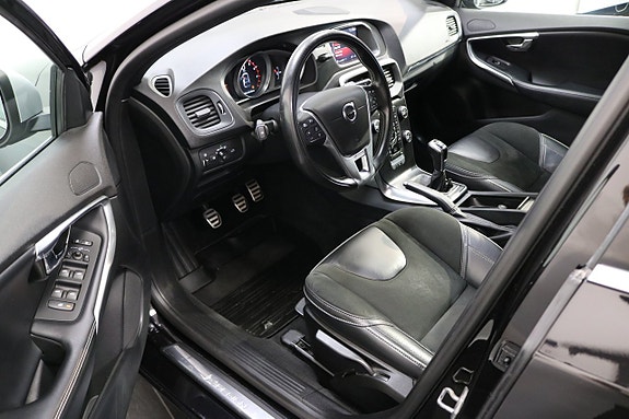 Volvo V40 7 of 22