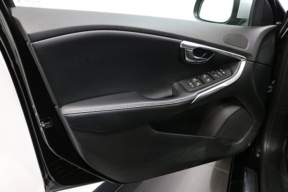 Volvo V40 8 of 22