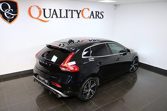 Volvo V40 17 of 22