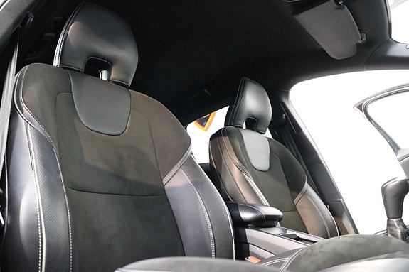 Volvo V40 14 of 22