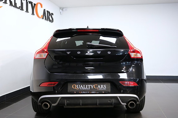 Volvo V40 6 of 22