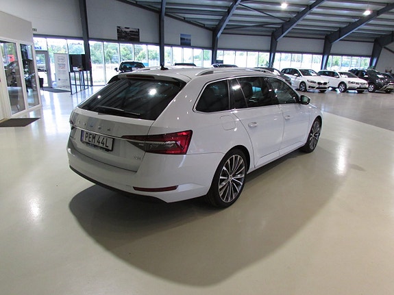 Skoda Superb 5 of 21