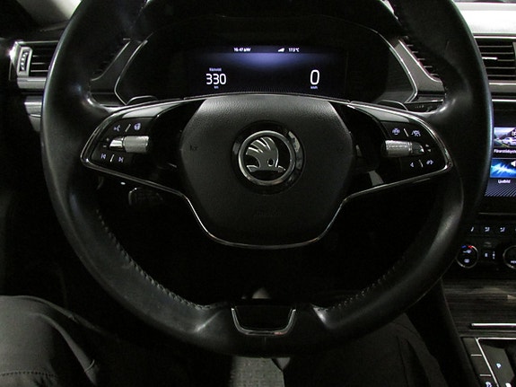 Skoda Superb 19 of 21