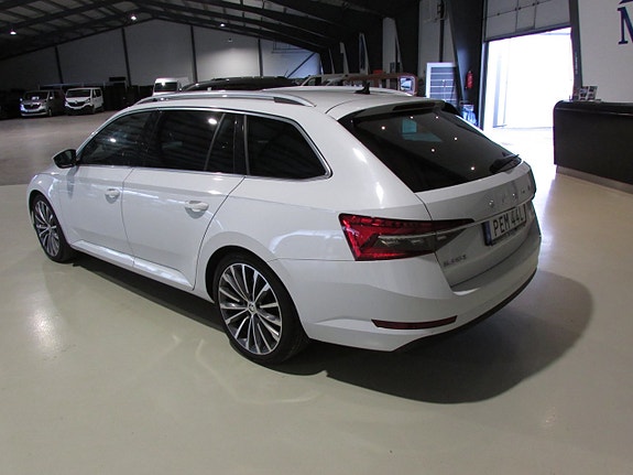 Skoda Superb 7 of 21