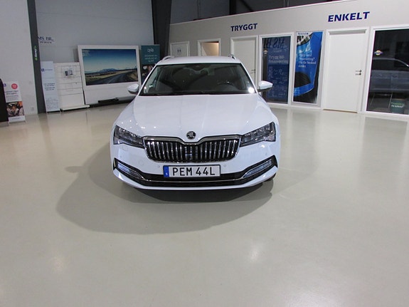 Skoda Superb 2 of 21