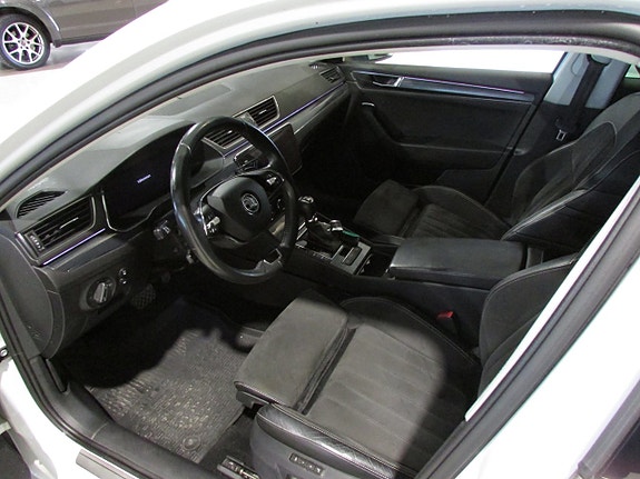Skoda Superb 10 of 21