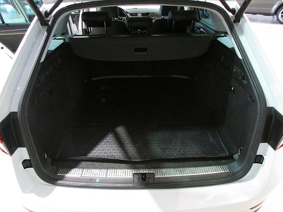 Skoda Superb 9 of 21