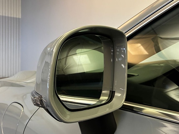 Volvo XC60 13 of 23