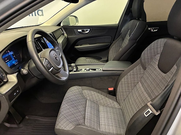 Volvo XC60 16 of 23