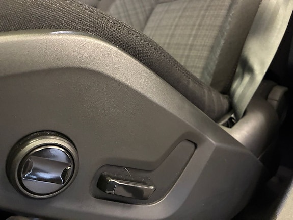 Volvo XC60 17 of 23