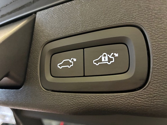 Volvo XC60 11 of 23