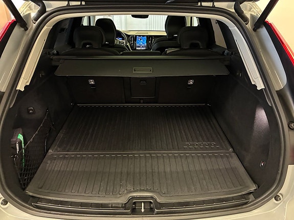 Volvo XC60 10 of 23