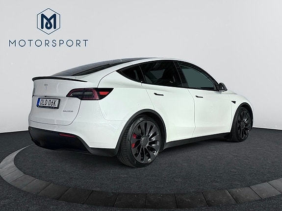 Tesla Model Y 7 of 22