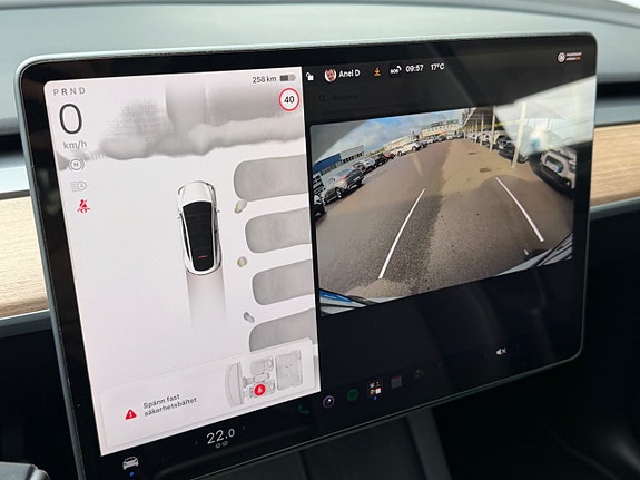 Tesla Model Y 21 of 22