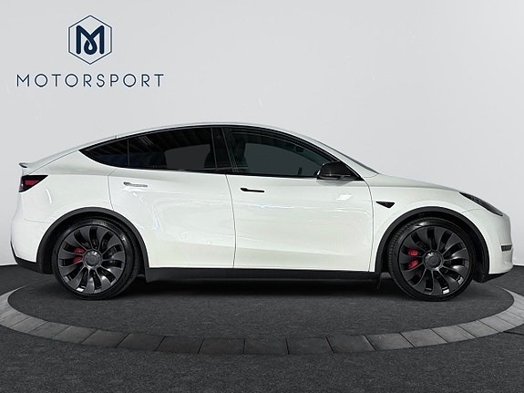 Tesla Model Y 8 of 22