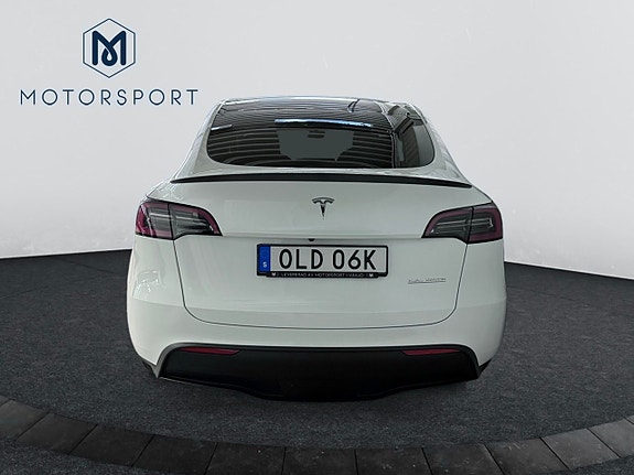 Tesla Model Y 6 of 22