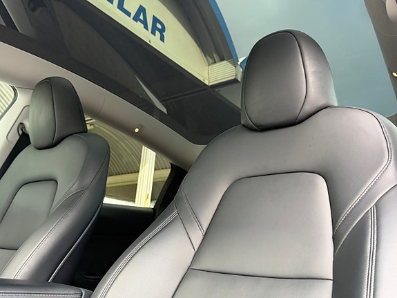 Tesla Model Y 19 of 22