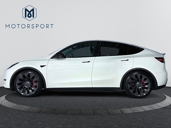 Tesla Model Y 3 of 22