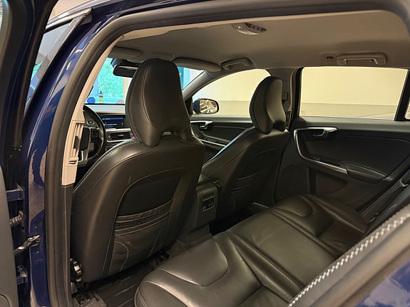 Volvo V60 11 of 19