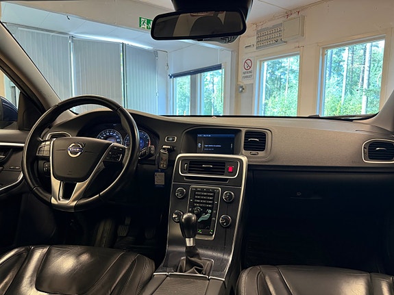 Volvo V60 16 of 19