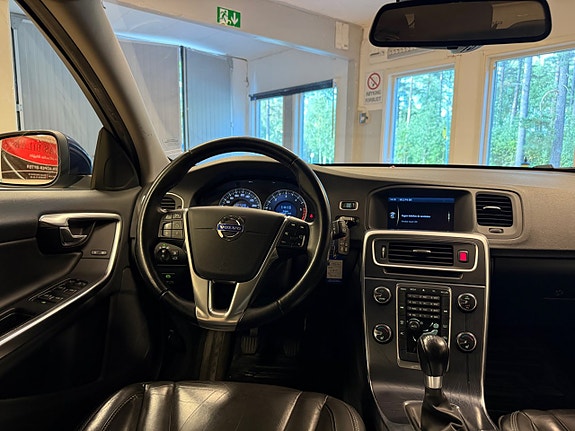 Volvo V60 15 of 19