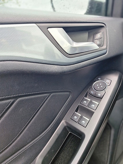 Ford Focus 9 of 12