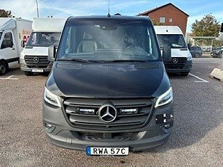 Mercedes-Benz Sprinter 319 2 of 12