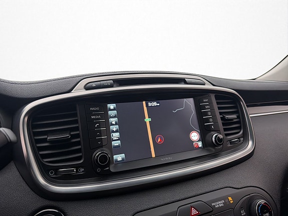Kia Sorento 23 of 30