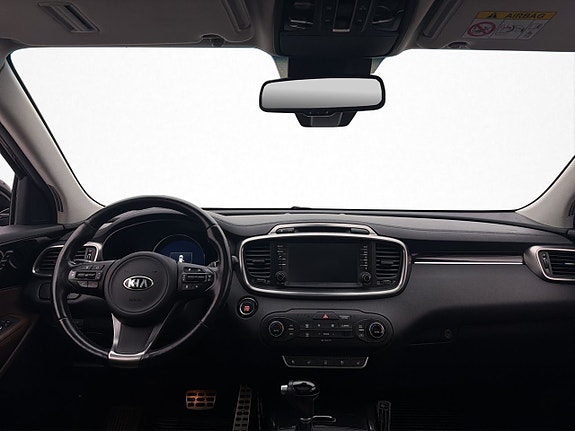 Kia Sorento 15 of 30
