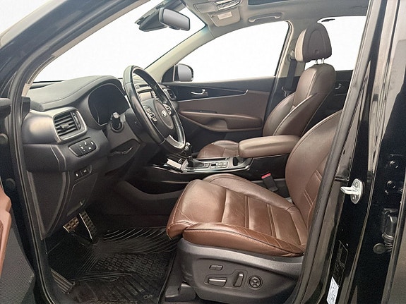 Kia Sorento 14 of 30