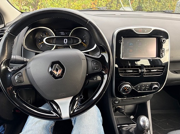 Renault Clio 10 of 11