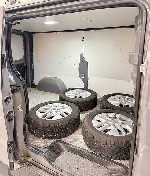 Renault Trafic 12 of 13