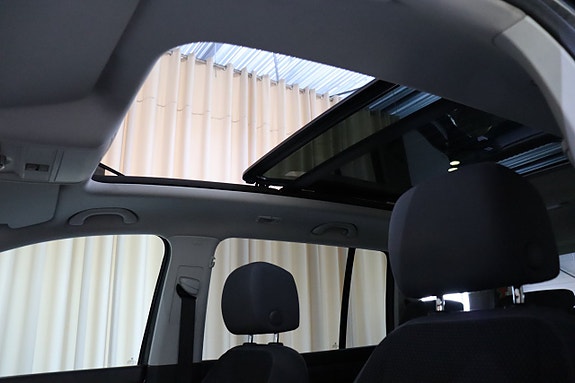 Volkswagen Touran 15 of 25