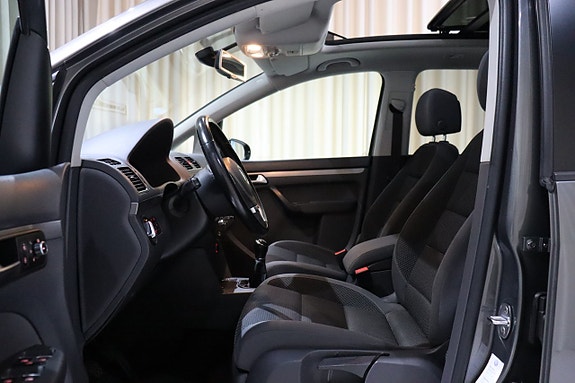 Volkswagen Touran 14 of 25