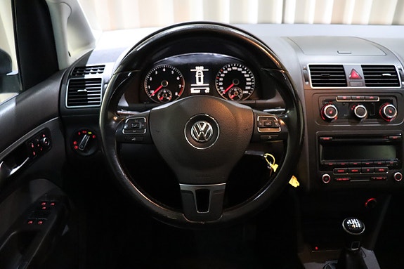 Volkswagen Touran 17 of 25