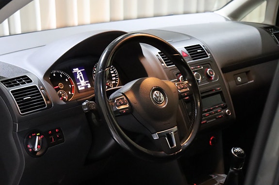 Volkswagen Touran 13 of 25