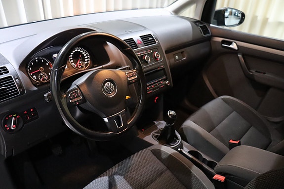 Volkswagen Touran 16 of 25