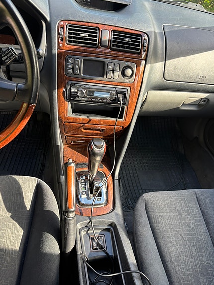 Mitsubishi Galant 9 of 13