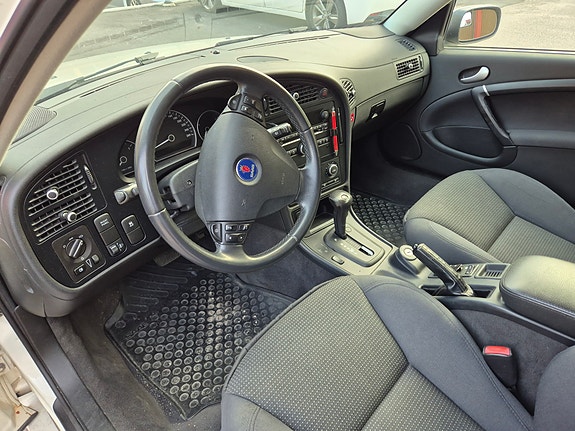 Saab 9-5 4 of 6