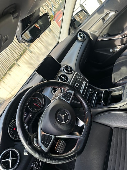 Mercedes-Benz CLA200 d 12 of 14