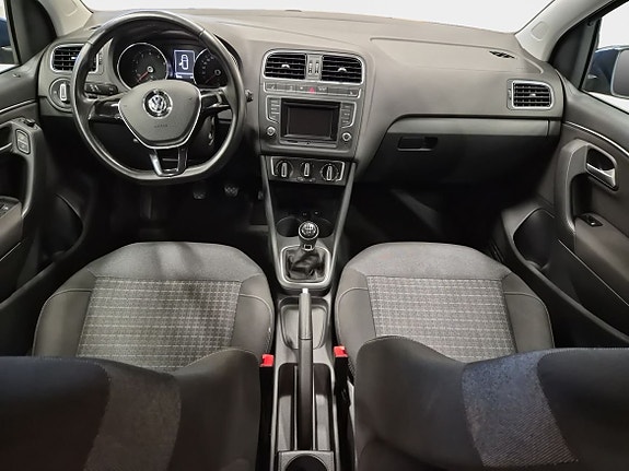 Volkswagen Polo 10 of 15