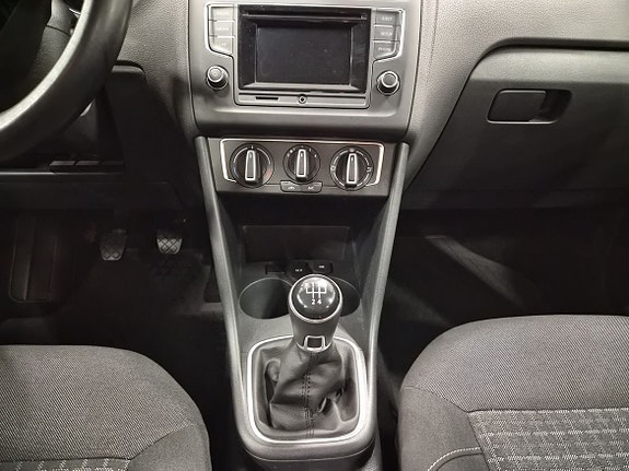 Volkswagen Polo 11 of 15