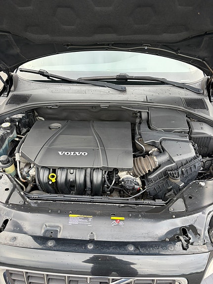 Volvo V70 3 of 4