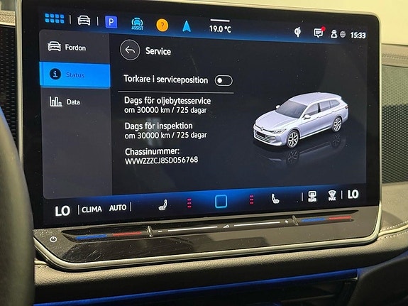 Volkswagen Passat 19 of 24