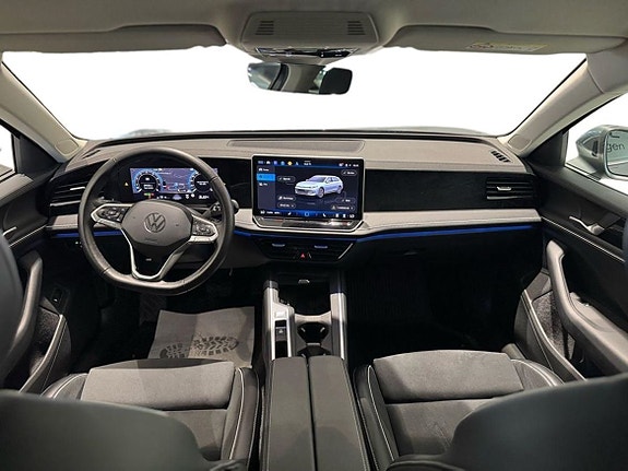 Volkswagen Passat 11 of 24