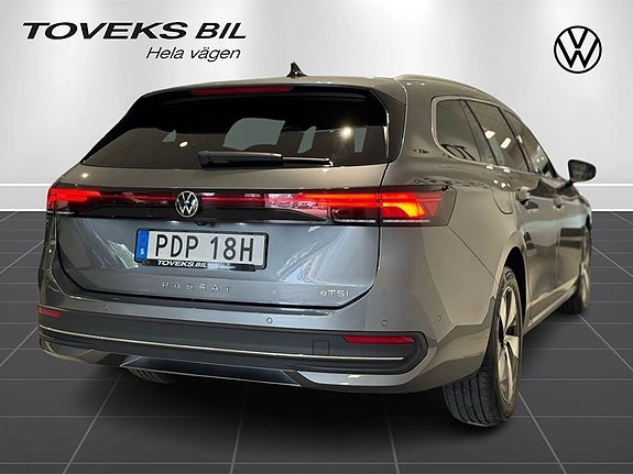 Volkswagen Passat 6 of 24