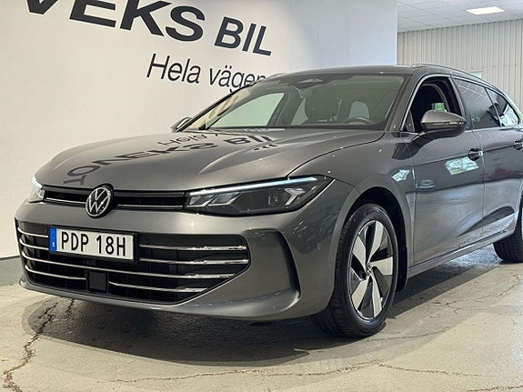 Volkswagen Passat 2 of 24