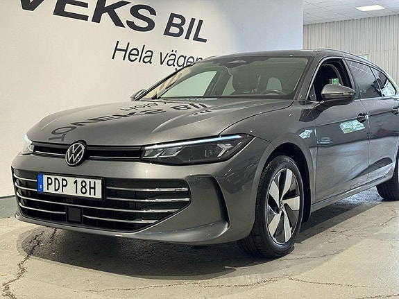Volkswagen Passat 2 of 24