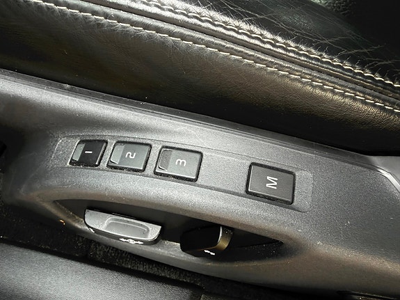 Volvo XC70 27 of 30